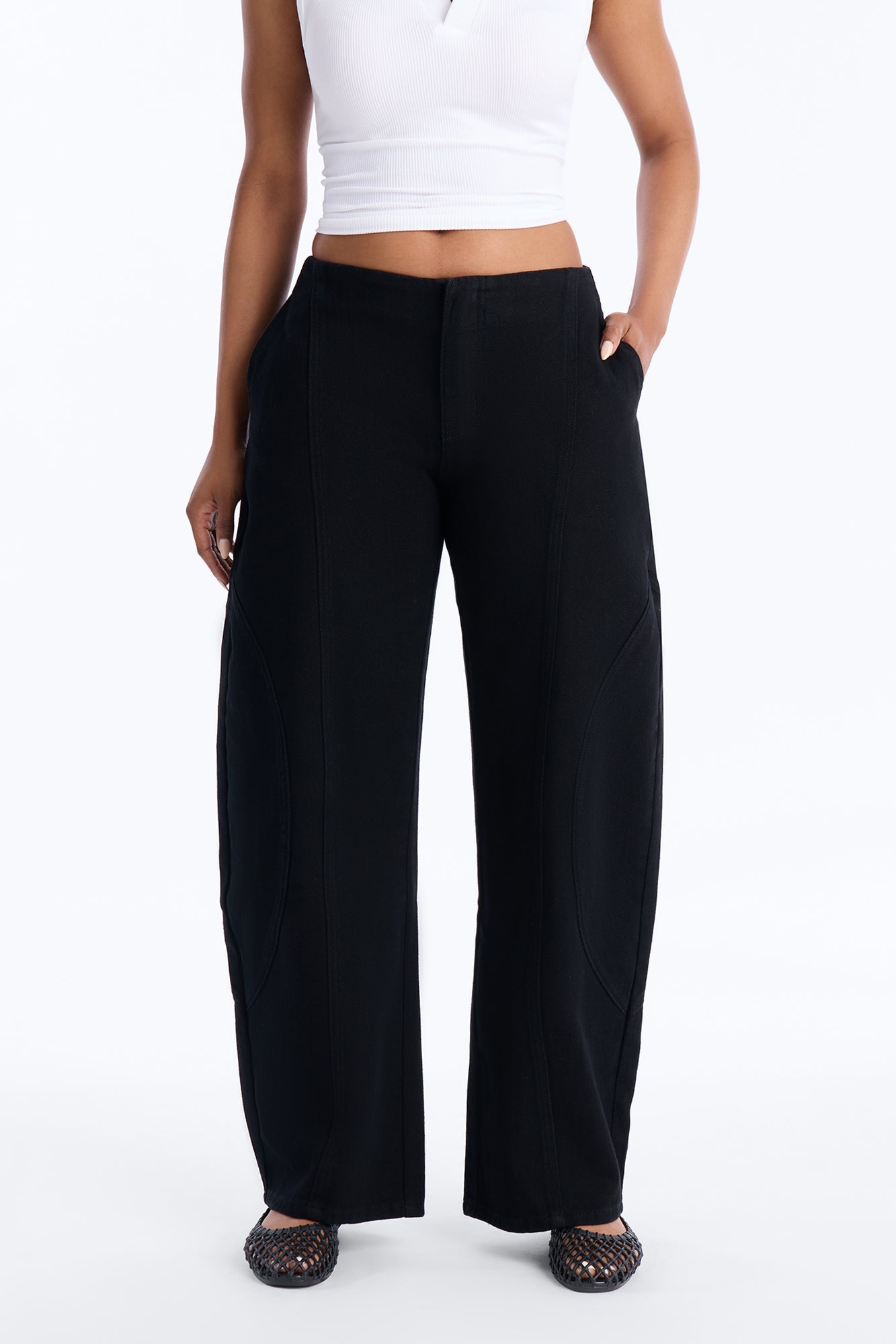 Maliah Low Rise Twill Barrel Leg Pants - Black