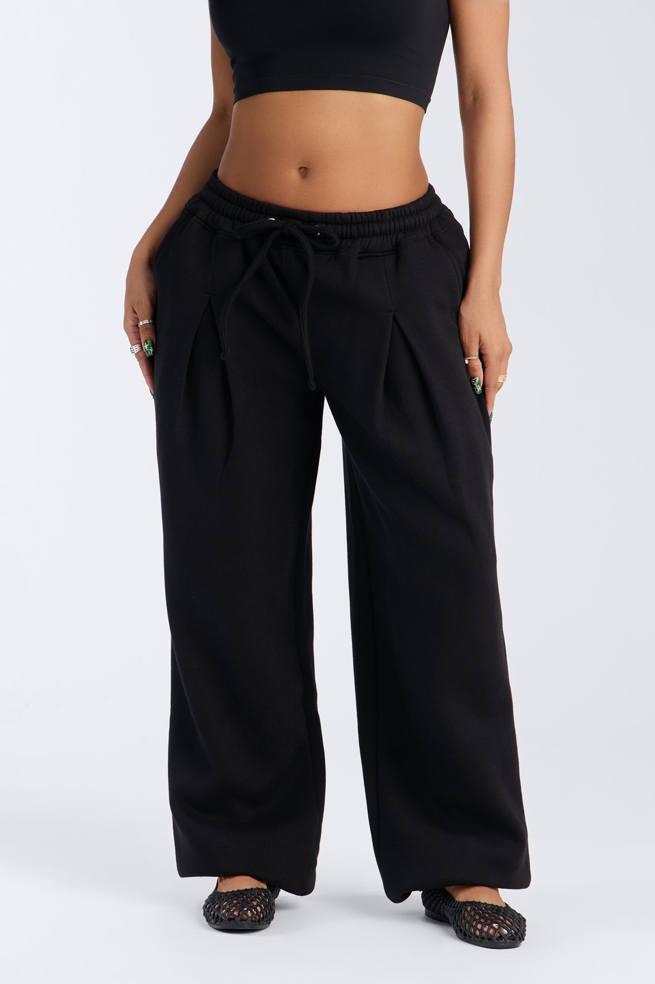 Mia Pleated Fleece Jogger Pants - Black