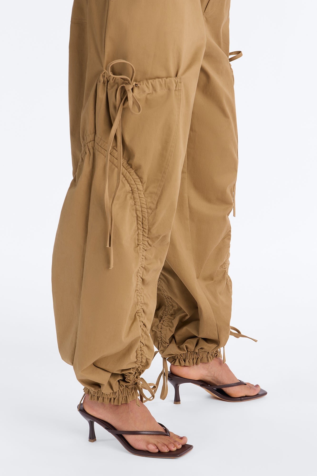 Gemma Low Rise Ruched Jogger Cargo Pant 30″ - Camel