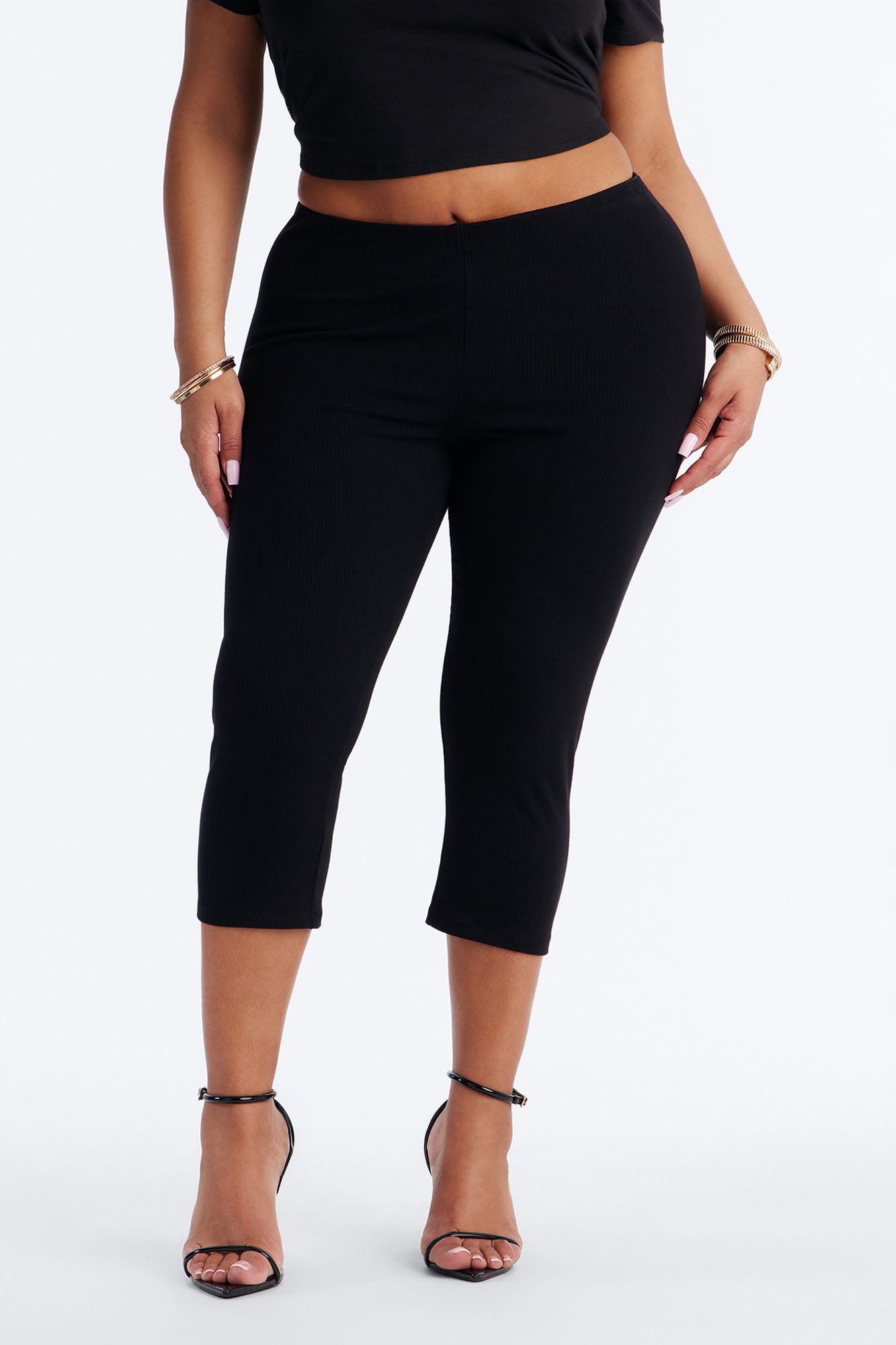Ultra Ribbed Low Rise Capri Legging - Black