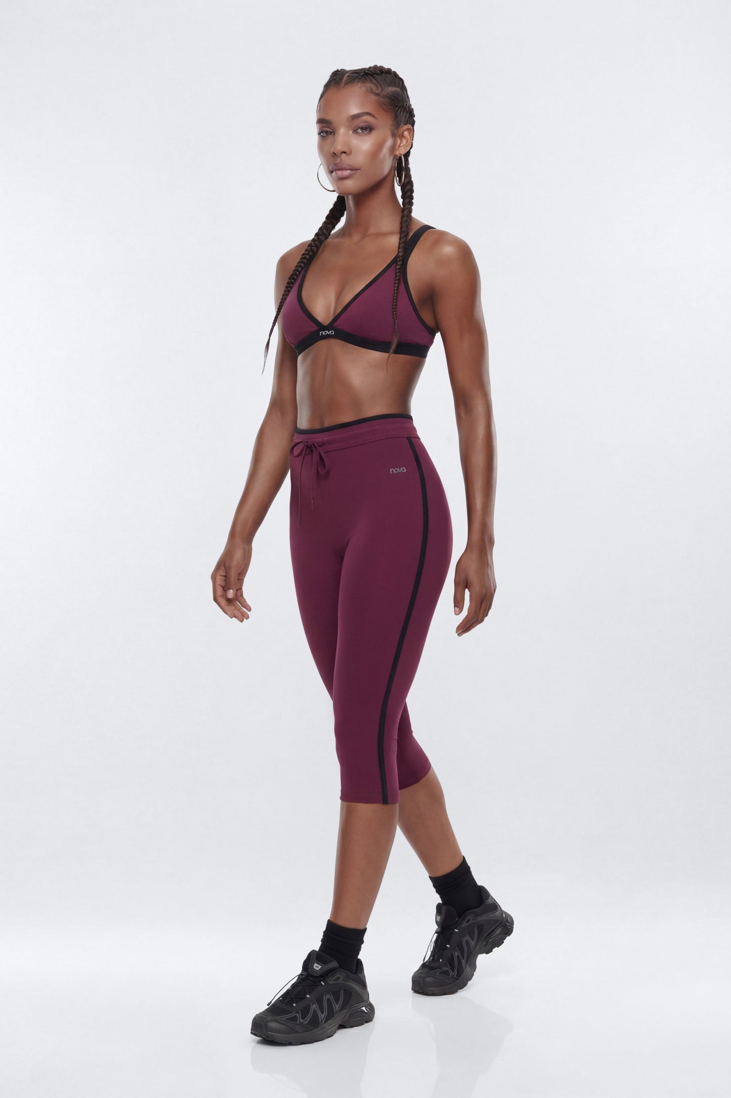 ProStretch™ 17″ Contrast Trim High Rise Capri Legging - Merlot