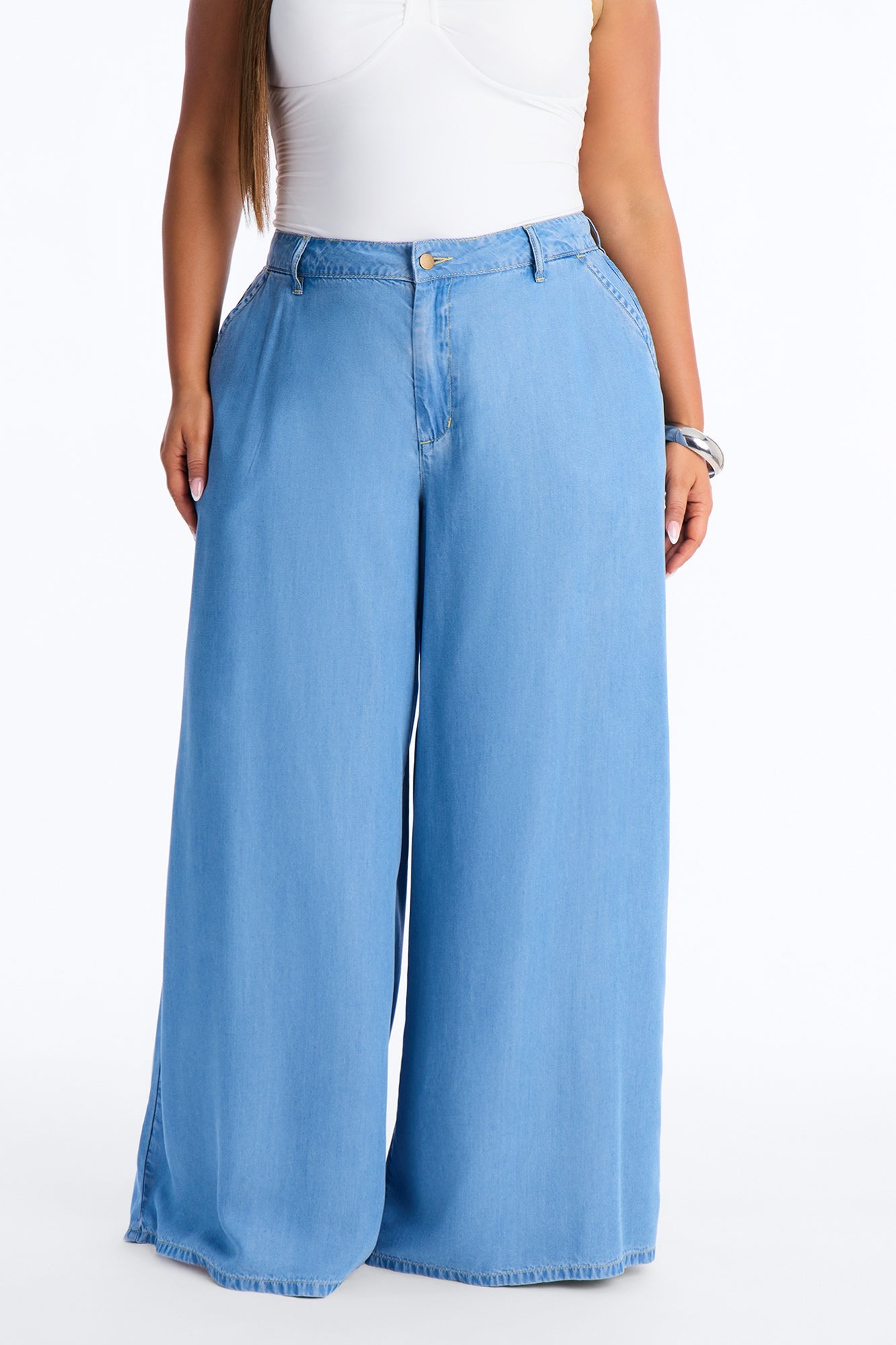 High Tempo Chambray Super Low Rise Pant 32″ - Light Wash