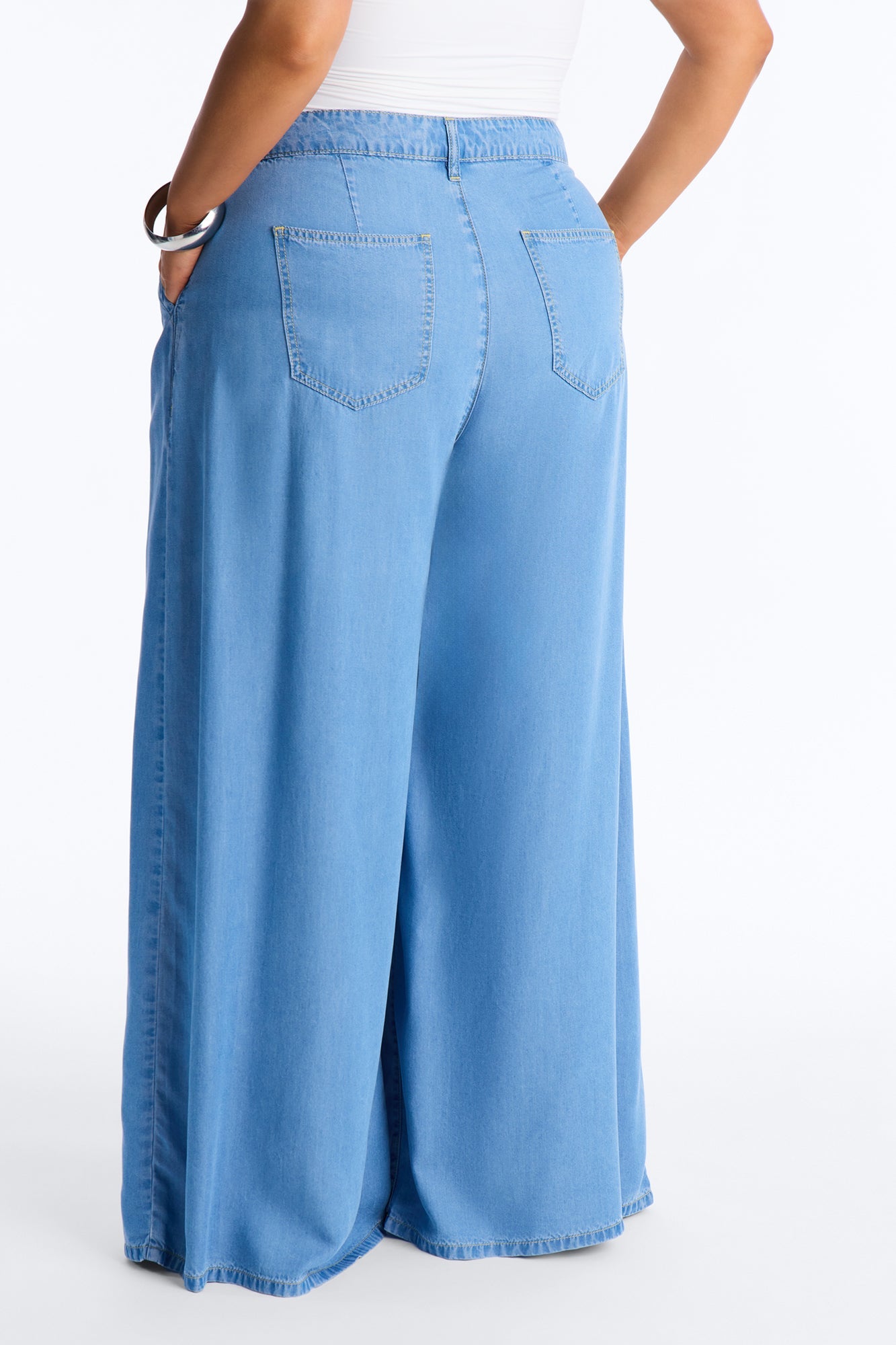 High Tempo Chambray Super Low Rise Pant 32″ - Light Wash
