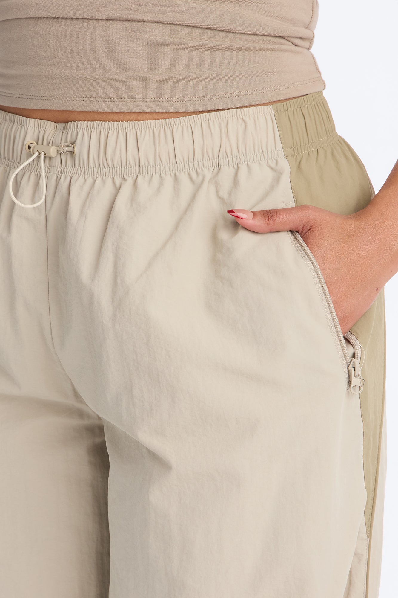 On the Go Windbreaker Joggers - Sage/combo