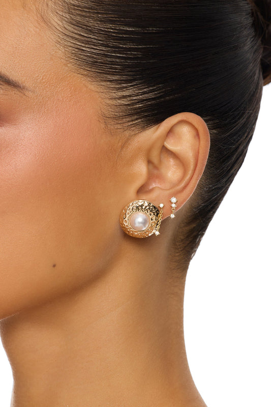 Close To You Pearls Stud Earrings - Gold/combo